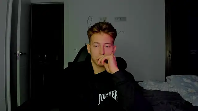 find0m_master's cam snapshot