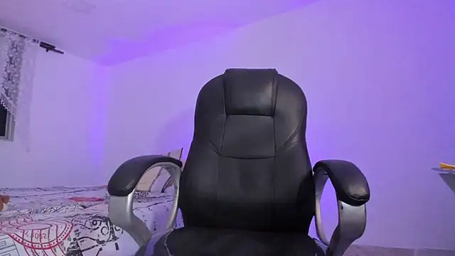 Aleck_Boy's cam snapshot