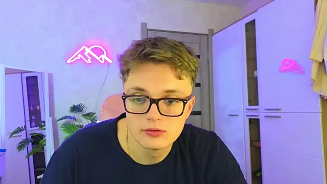 robertkingsize's cam snapshot