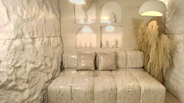 Tania__r's cam snapshot