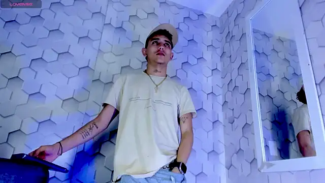 Tayler_Hot_Boy live sex cam