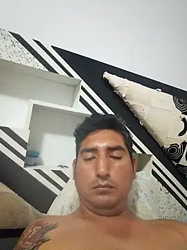 Yrresistible666 live sex cam