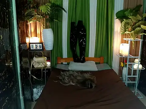 Queen_kendalx19 live sex cam