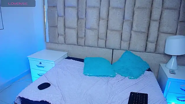 Atenea_Luxx's cam snapshot