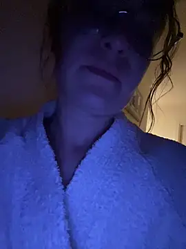 ladoucedu34's cam snapshot