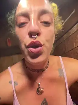 SalyTredelMonte's cam snapshot