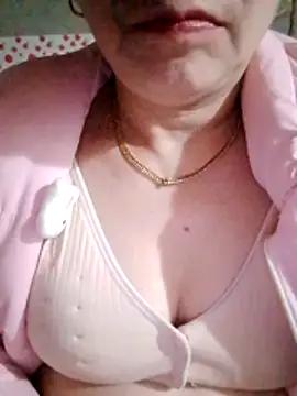 small-house123's cam snapshot