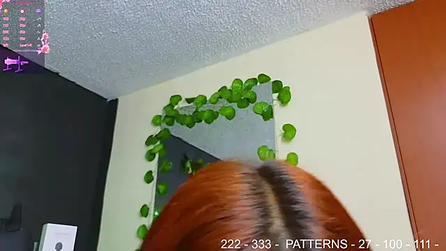 Sweett_Mollyy's cam snapshot