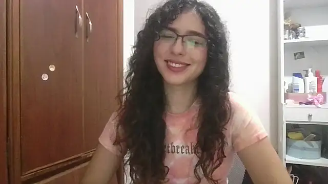 EveningWithAlice's cam snapshot