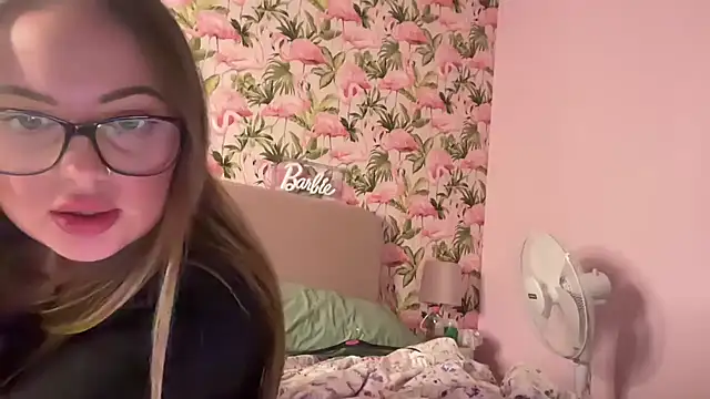 LilyLuck_'s cam snapshot