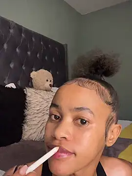 Hot_Mess18's cam snapshot