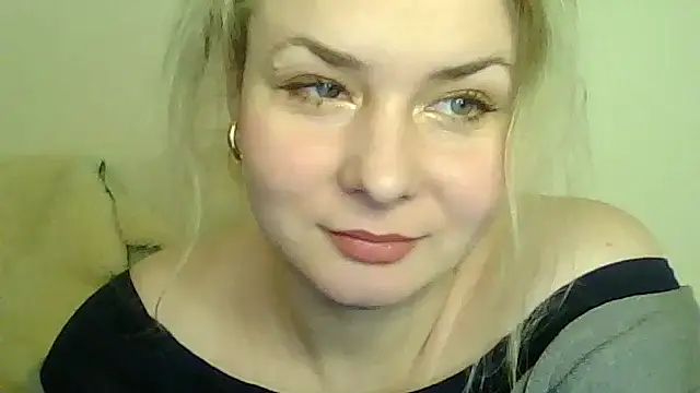 HollyxPretty's cam snapshot