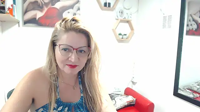 DIVAX_MONSERRAT's cam snapshot