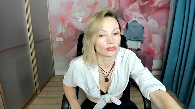 AlinaMoor's cam snapshot