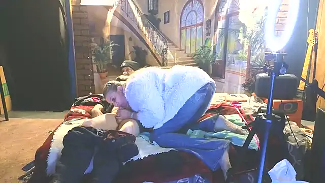 PropertyAndBiker live sex cam