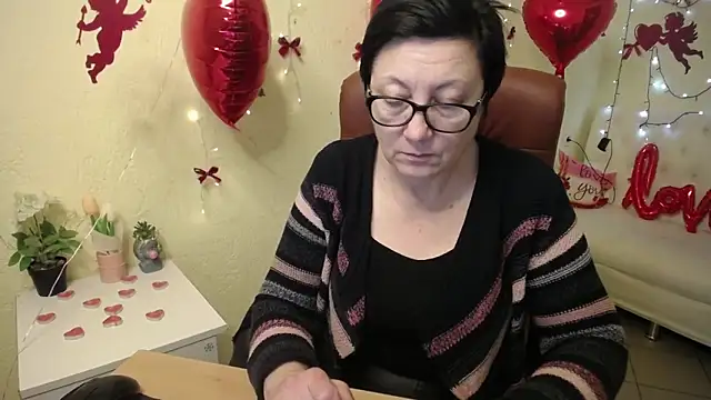 EmilyL0ve's cam snapshot