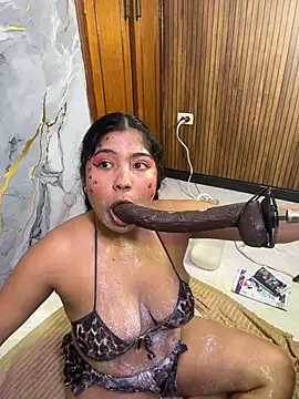 mysticlatina1's cam snapshot