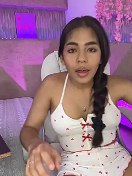 _kyraa_'s cam snapshot