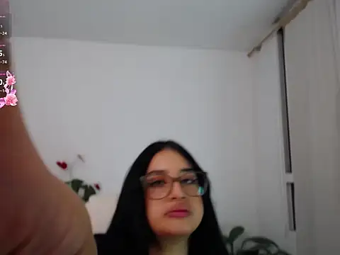 ItsNyla's cam snapshot