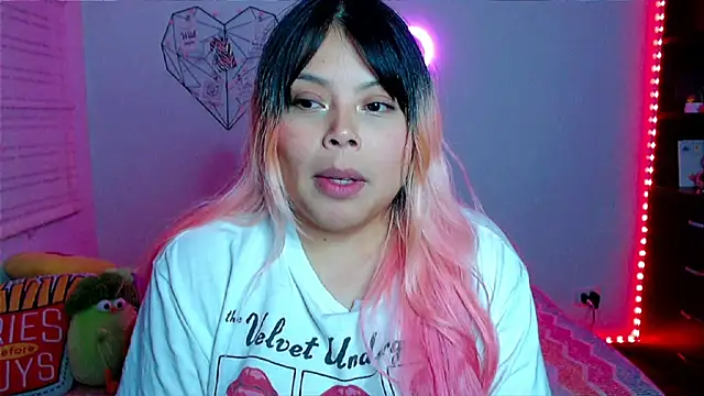 EllieMoonX's cam snapshot