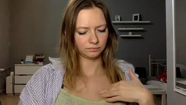 MillieShow's cam snapshot