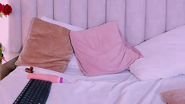 Lizz_Bunny's cam snapshot