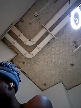 DarkSkinStroker live sex cam