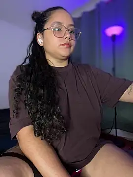 CurlyGirl_1 live sex cam