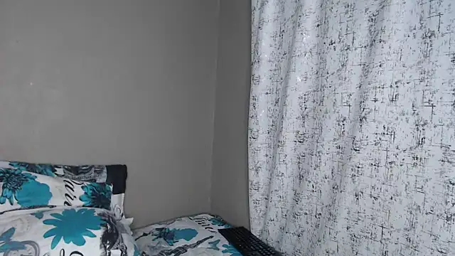 Lunalee's cam snapshot