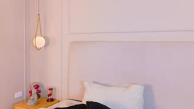 OlayaCooper live sex cam