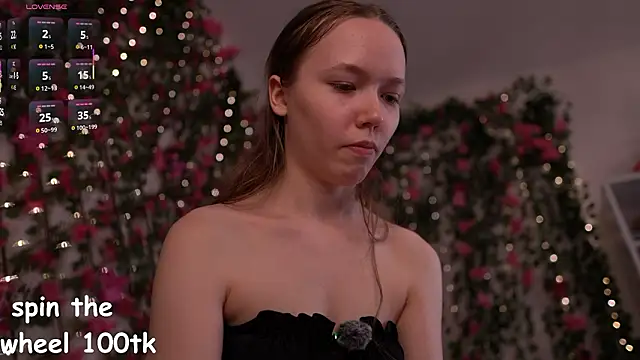 Petite_Polly's cam snapshot