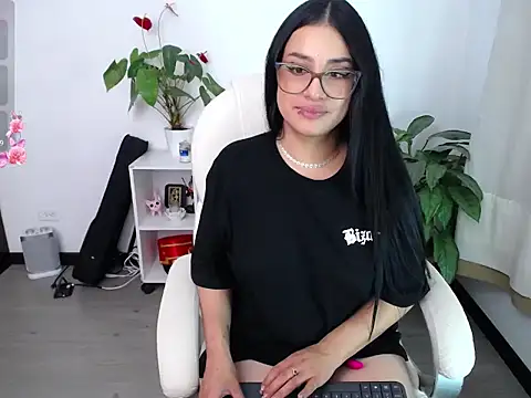 ItsNyla's cam snapshot