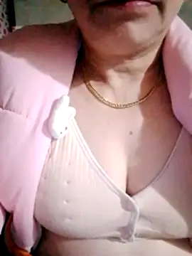 small-house123's cam snapshot