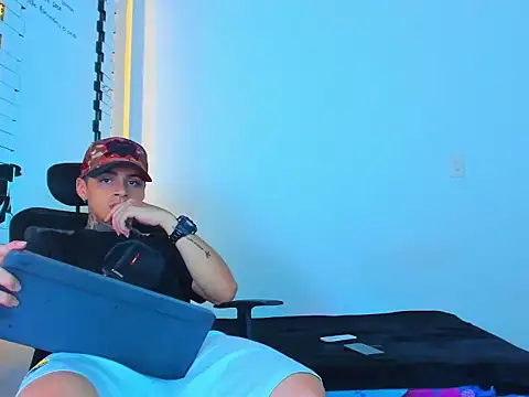 Thomas-Wil live sex cam