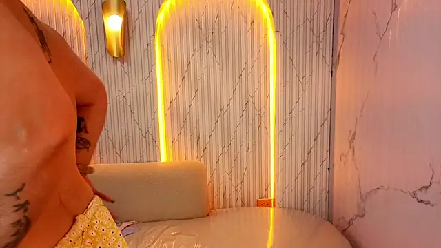 angele_roux_tp's cam snapshot