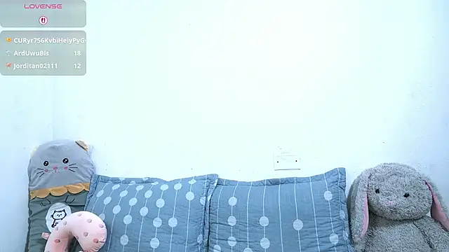 petite_paola live sex cam
