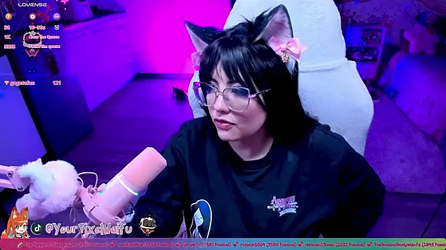 AlyssaRomanova live sex cam