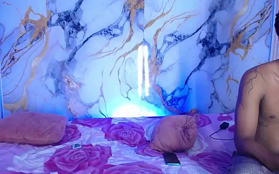 Damian_and_theo's cam snapshot