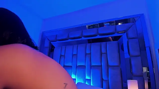 MaddyGray_'s cam snapshot