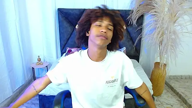 angelll18_'s cam snapshot