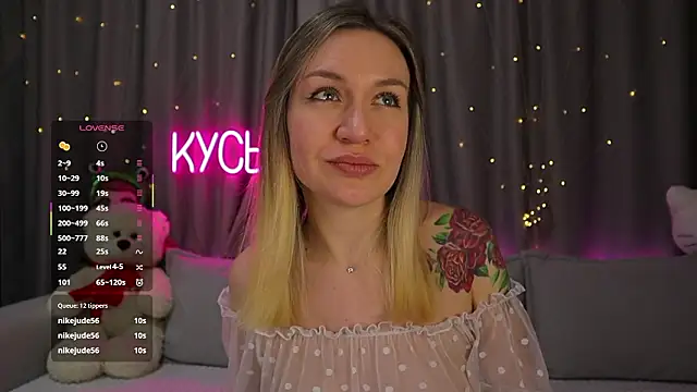 _LadyMargo_'s cam snapshot