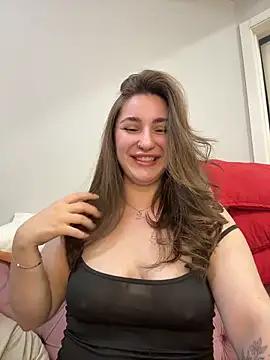 KiraBarlows live sex cam