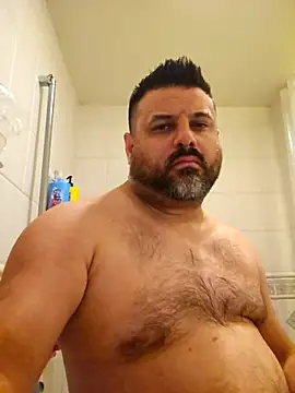 Roddog18 live sex cam