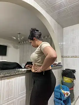 Carola-Ross live sex cam