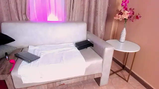 AnnaBroooks's cam snapshot