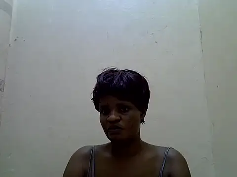 creamyhairy_puss's cam snapshot