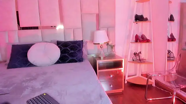 Violett_Sinclair's cam snapshot