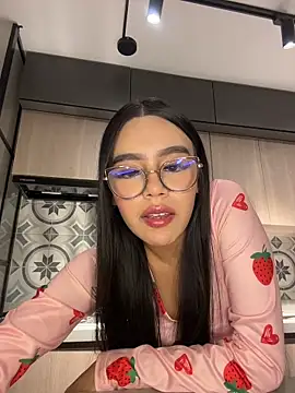 mara_swan_'s cam snapshot