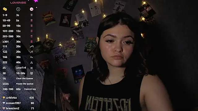 YummyTira's cam snapshot