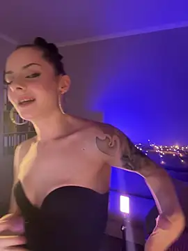 bigJuicyPussy live sex cam